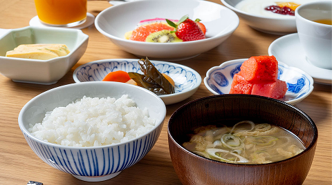 朝食